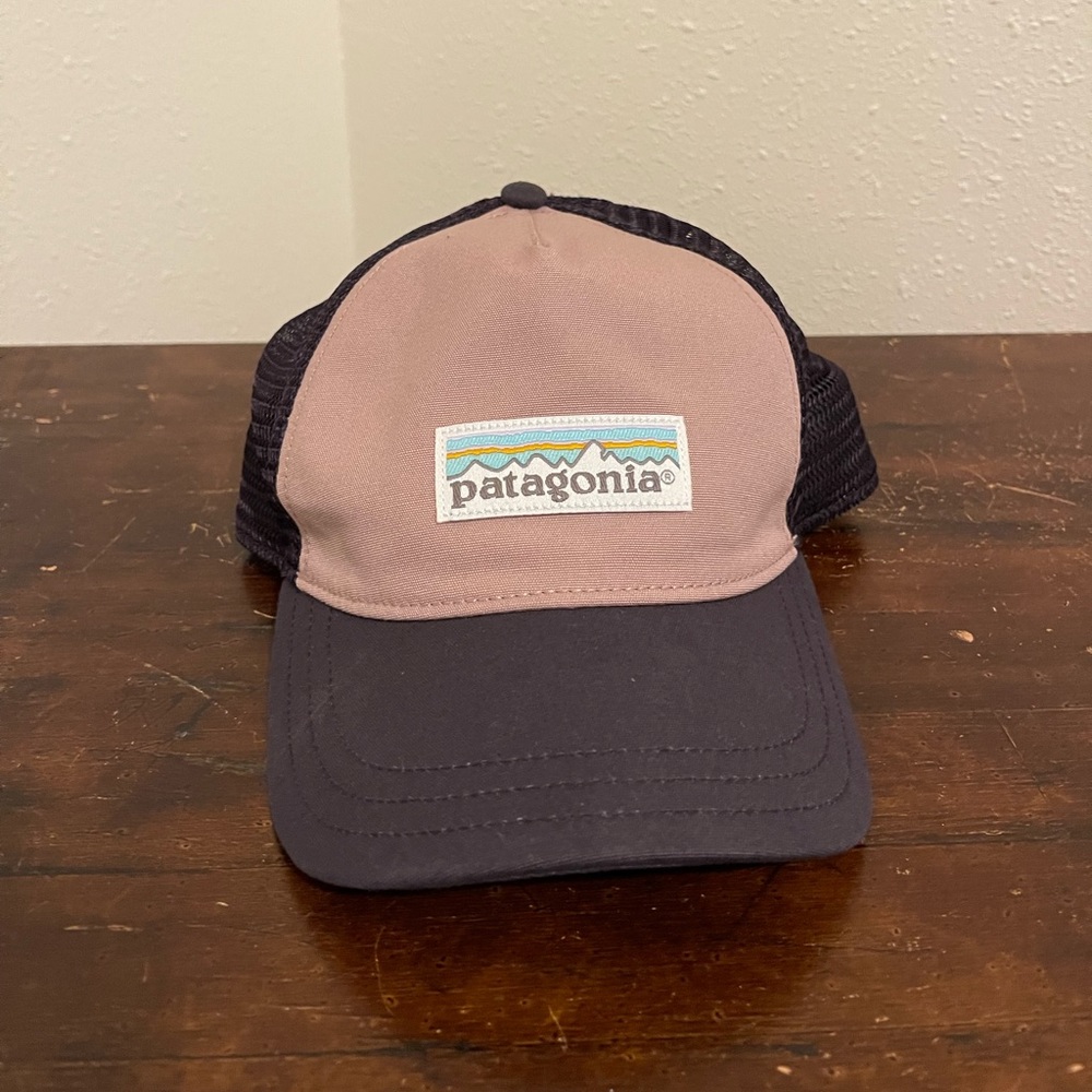 PATAGONIA Women's Pastel P-6 Label Layback Trucker Hat #38294 purple and pink.